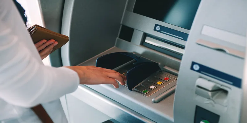 سحب اتصالات كاش من ATM